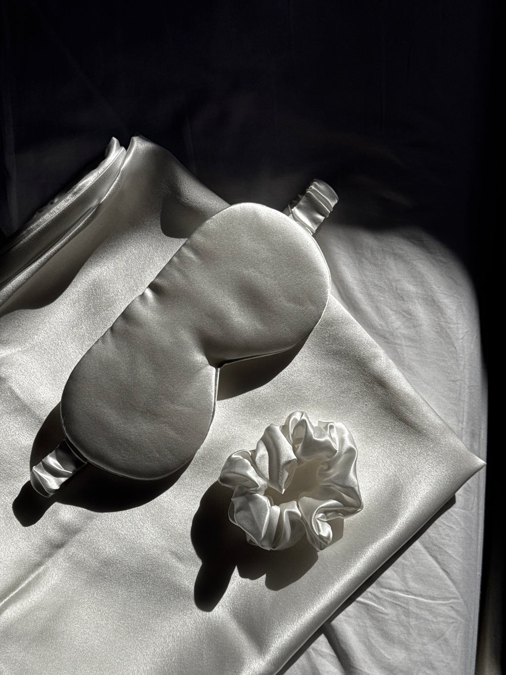 Coffret rituel de soin - 100% soie - Taie d’oreiller 65x65cm, masque & chouchou