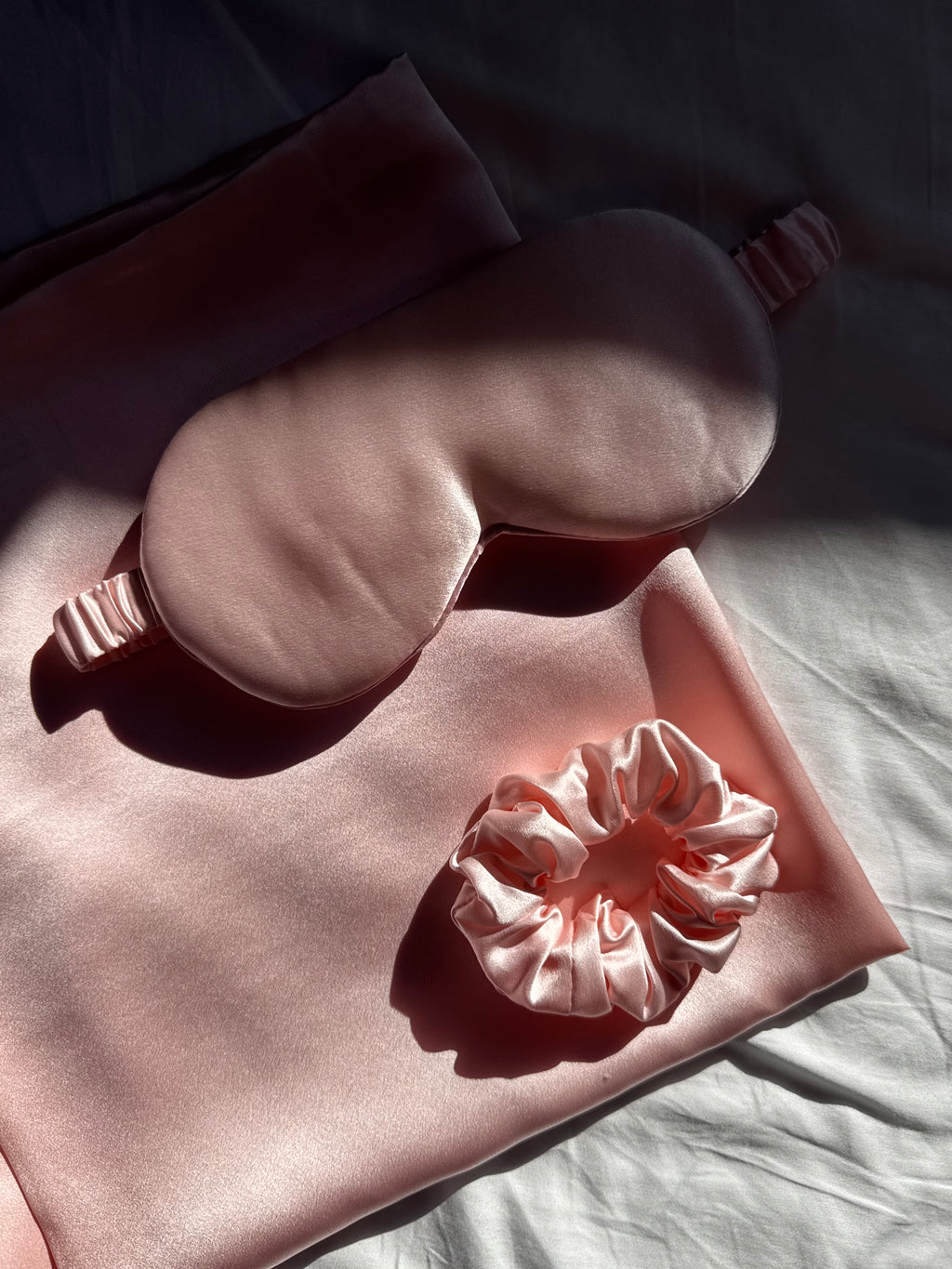 Coffret rituel de soin - 100% soie - Taie d’oreiller 65x65cm, masque & chouchou