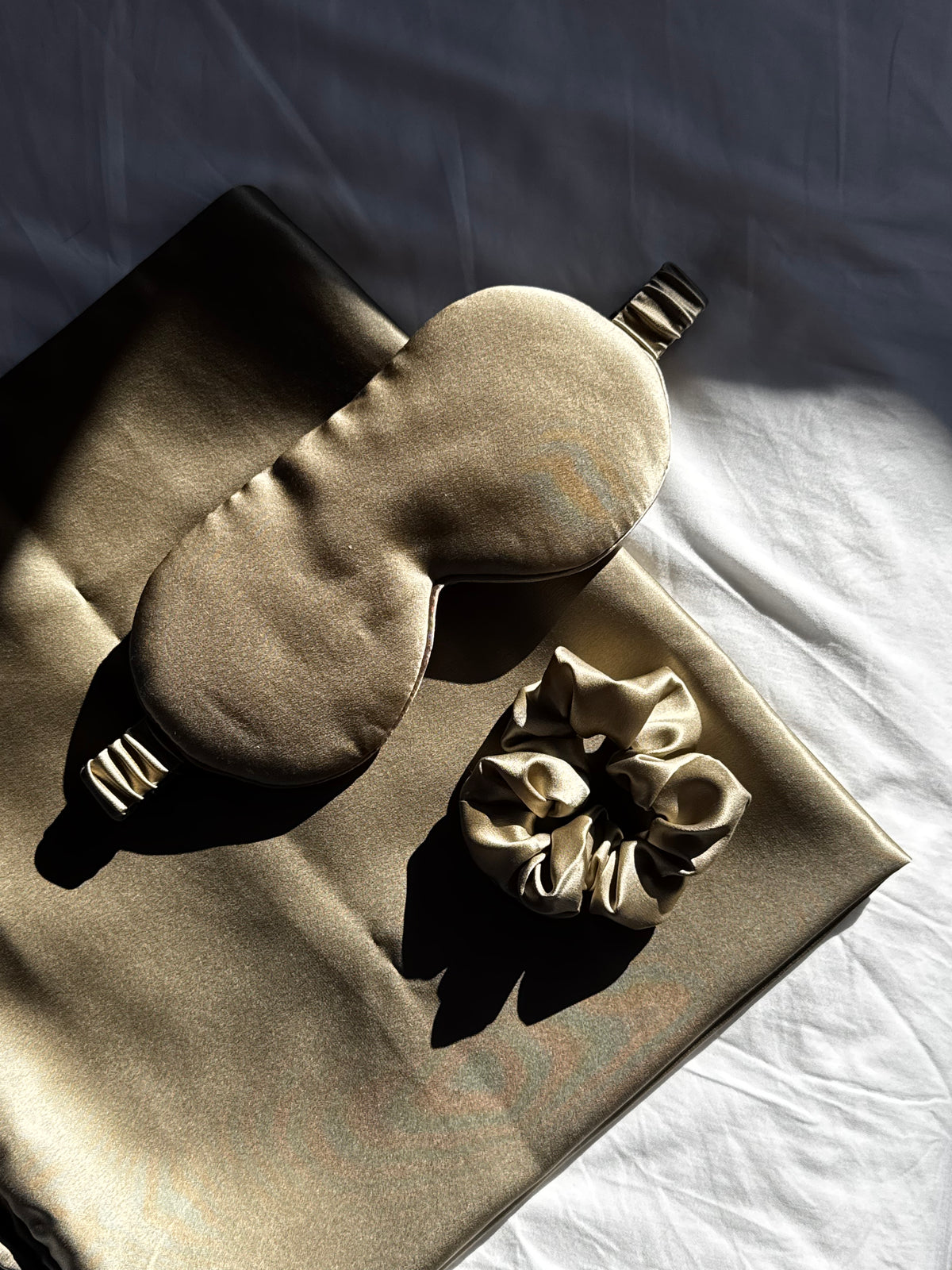 Coffret rituel de soin - 100% soie - Taie d’oreiller 65x65cm, masque & chouchou